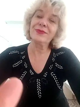 Snapshot of 52MiaLove02 chatting on September 24, 5:06 am 52MiaLove02 online show from September 24, 5:06 am