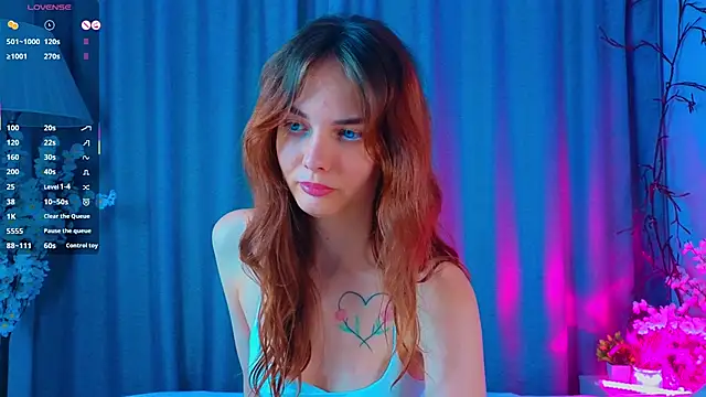 LisaDrake online show from October 6, 7:40 pm