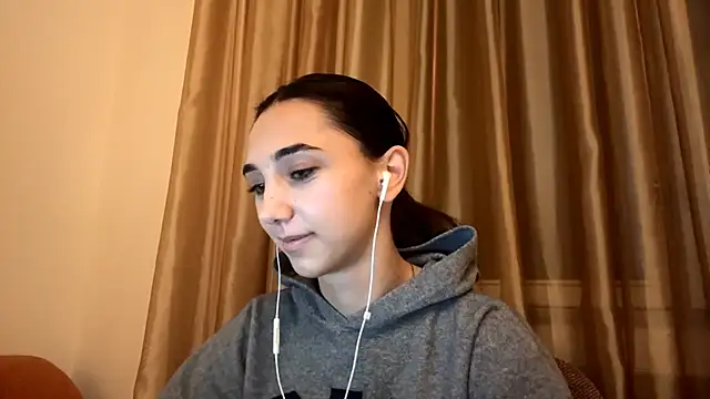 Snapshot of LinaMour chatting on September 25, 10:18 pm LinaMour online show from September 25, 10:18 pm