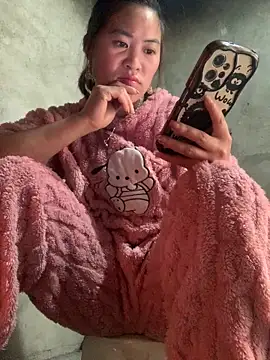 tuyetnhi-00 online show from December 17, 4:38 am