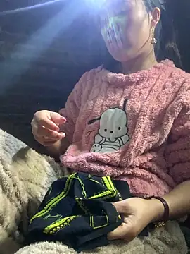 tuyetnhi-00 online show from December 14, 2:06 am