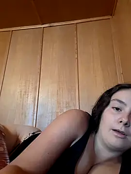 Snapshot of YoungLiisaxx chatting on September 16, 7:49 am YoungLiisaxx online show from September 16, 7:49 am