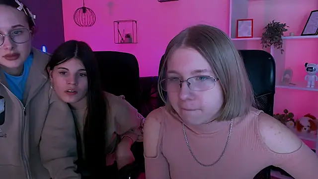 gloria bubble online show from February 5, 8:45 pm