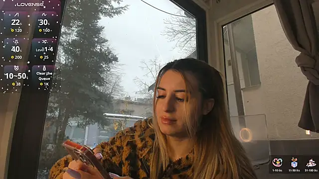 Ella Vee online show from January 19, 6:53 am