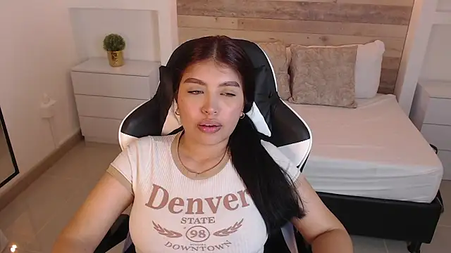 Snapshot of carriepink_ chatting on September 23, 2:59 pm carriepink online show from September 23, 2:59 pm