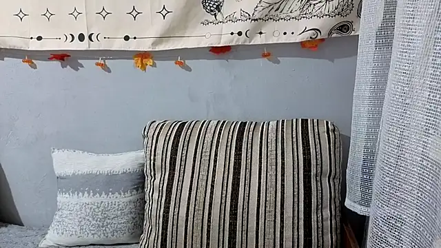 CutieAnny online show from December 14, 1:22 am