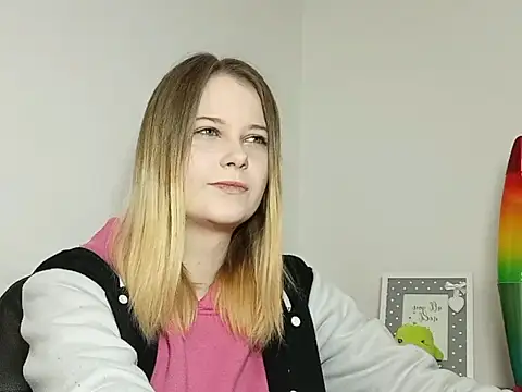 LydiaYoung online show from November 13, 7:24 pm