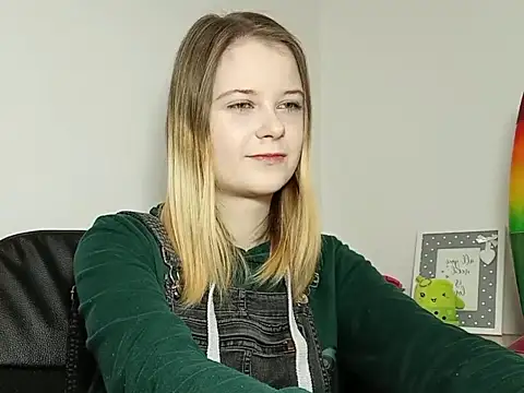 LydiaYoung online show from November 20, 7:15 pm