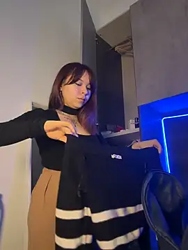 YumiLux online show from March 27, 3:24 pm