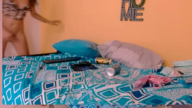 skinnyyuliana18 online show from November 5, 7:19 pm