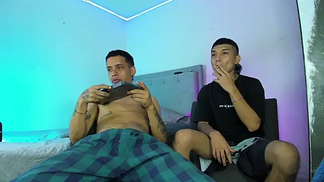 twinkDuohot online show from May 15, 11:18 pm