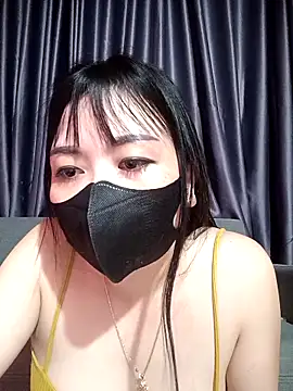 Snapshot of ChunkyLy chatting on October 4, 3:05 pm ChunkyLy online show from October 4, 3:05 pm