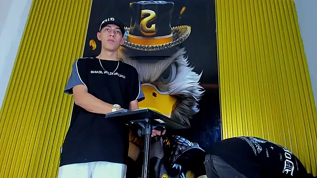 Dante Brown1  online show from October 29, 9:39 pm