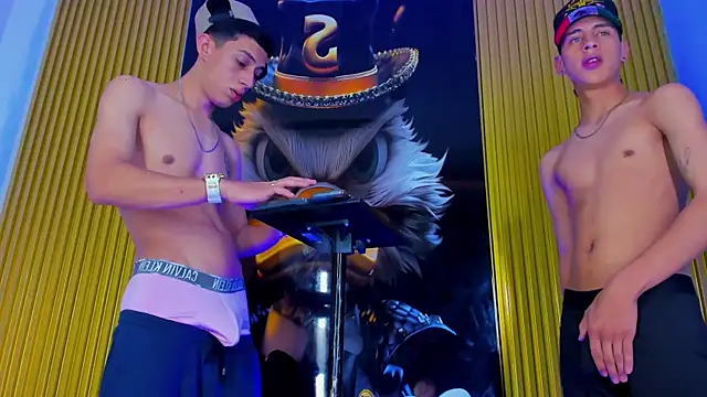 Dante Brown1  online show from November 10, 11:11 pm