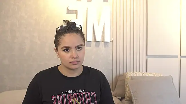 Tayler Kim online show from September 23, 6:06 pm