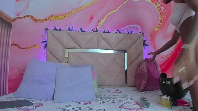 Taylor oriana  online show from November 4, 11:04 am