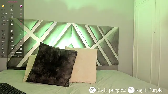 kaylii purple online show from November 5, 4:40 am