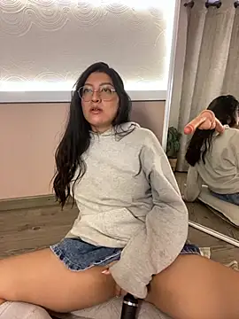 kaylii purple online show from November 30, 11:36 am