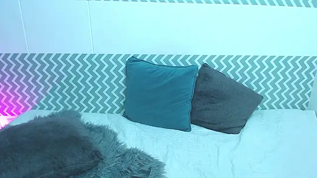 EmilyCoy  online show from October 22, 4:17 am