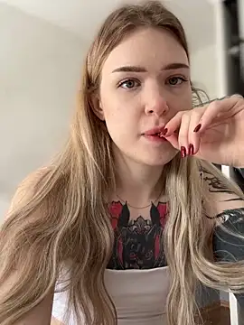 elliss  online show from September 19, 7:18 am