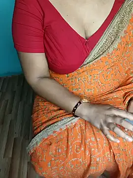 Snapshot of desi_boudi87 chatting on October 15, 5:59 pm desi boudi87 online show from October 15, 5:59 pm