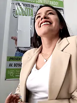 CHARLOTTE  05 online show from December 5, 1:56 pm