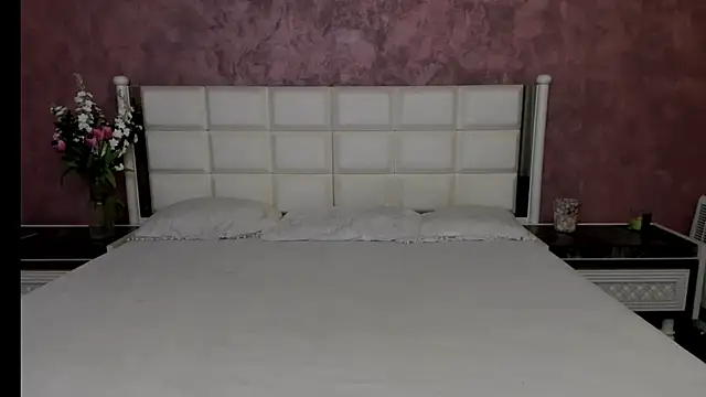 ClaudiaMilf online show from December 14, 10:48 pm