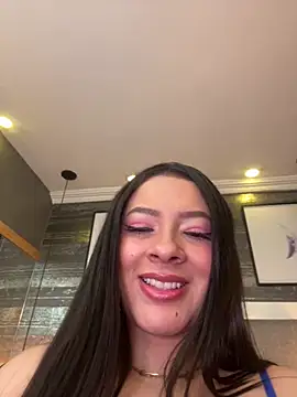 SophieCurves online show from September 24, 6:40 pm