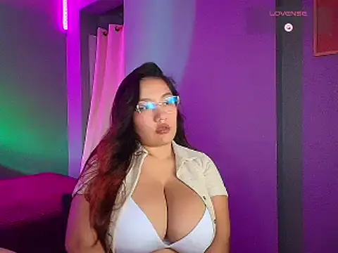 sophiejuicy  online show from October 11, 9:06 pm