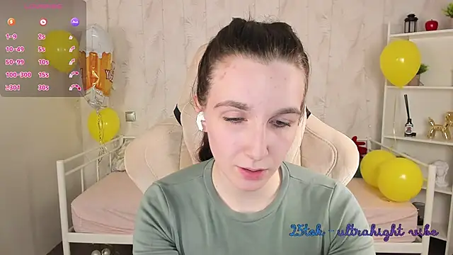 Snapshot of Miss___Eva chatting on October 6, 12:27 am Miss Eva online show from October 6, 12:27 am