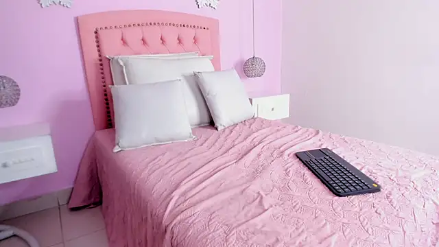 CannelaSmith online show from September 16, 7:33 pm