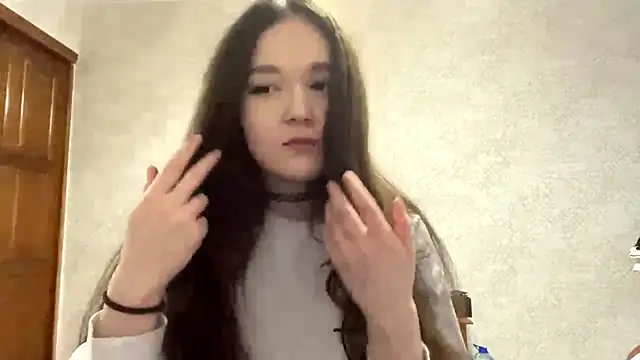 Snapshot of Pikmigirl18 chatting on September 21, 1:54 pm Pikmigirl18 online show from September 21, 1:54 pm