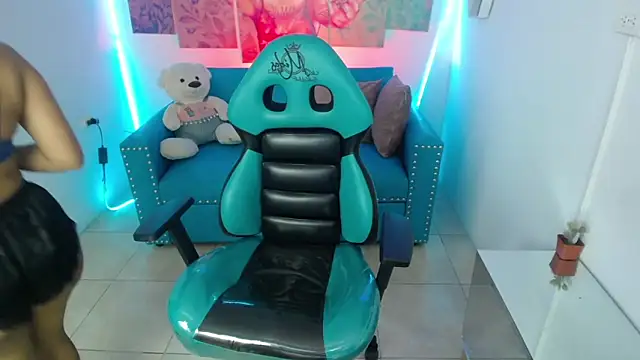 Ariannaa m online show from November 19, 2:33 am