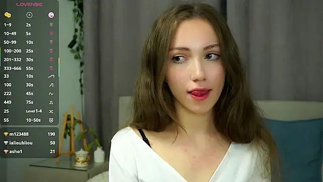 Snapshot of ZeniaBolich chatting on October 3, 10:04 pm ZeniaBolich online show from October 3, 10:04 pm