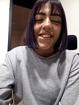 Dulce Bella  online show from October 21, 3:32 am