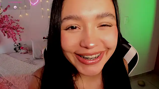 AvaScott  online show from January 15, 6:25 pm