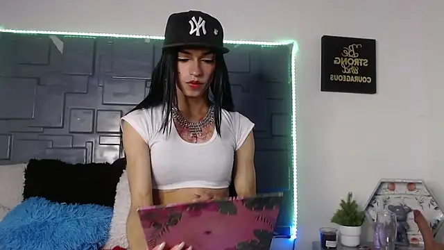 Trinity Knox online show from September 24, 4:17 pm