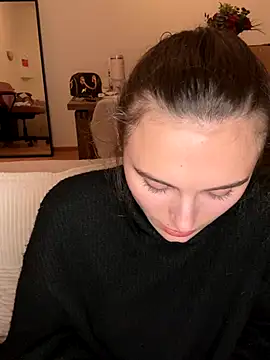 SophiiaStarr online show from November 7, 7:30 pm