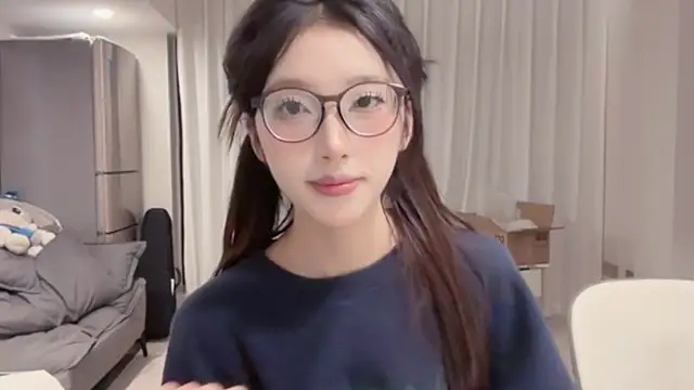 Snapshot of ZhaoZhao-ZM chatting on October 12, 2:30 pm ZhaoZhao-ZM online show from October 12, 2:30 pm