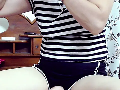 Snapshot of Ami_8x chatting on October 9, 3:49 pm Ami 8x online show from October 9, 3:49 pm