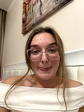 Bellatrisssaa online show from December 3, 3:25 pm