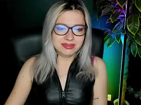 Snapshot of loveHeidi chatting on September 16, 4:42 am loveHeidi online show from September 16, 4:42 am