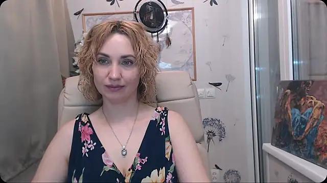 Snapshot of KatrinAlluring chatting on October 9, 4:27 am KatrinAlluring online show from October 9, 4:27 am
