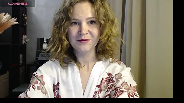 Snapshot of harpermoss chatting on September 13, 10:18 pm harpermoss online show from September 13, 10:18 pm