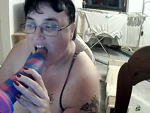 Snapshot of Minou1610 chatting on September 23, 7:56 pm Minou1610 online show from September 23, 7:56 pm