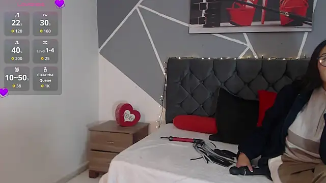 Snapshot of Emily_Caprile chatting on September 10, 12:05 pm Emily Caprile online show from September 10, 12:05 pm