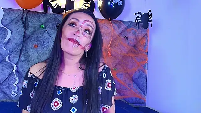 Shantey Laurent online show from November 1, 3:16 pm