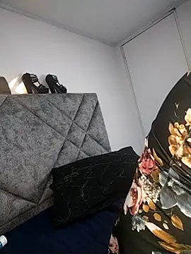 Shantey Laurent online show from December 1, 2:53 pm