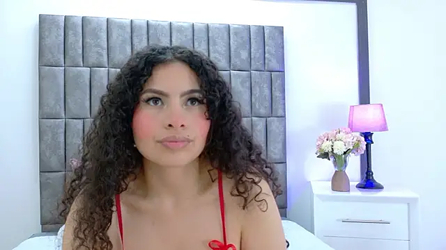 Skyler Fox  online show from February 22, 8:21 pm