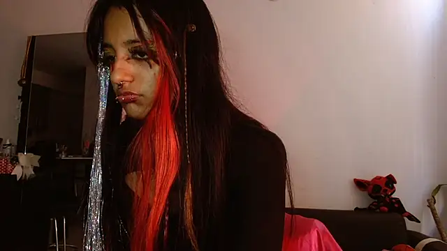 carolinerue online show from October 24, 4:03 pm